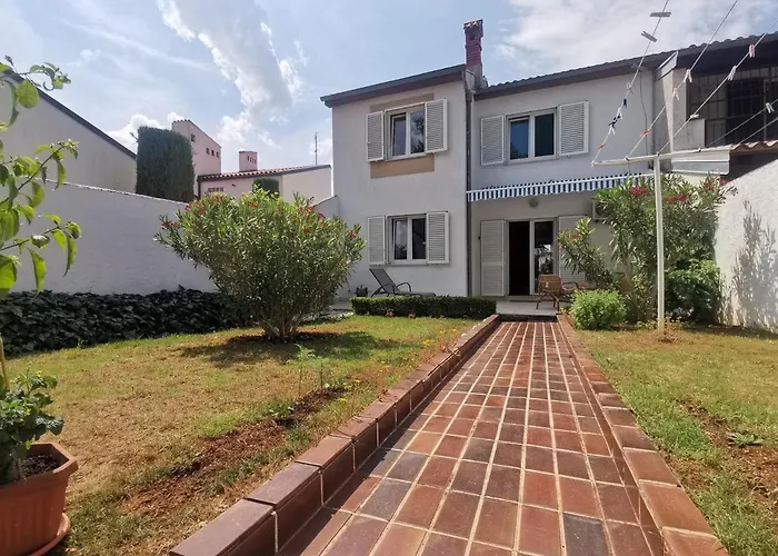 Hana House Semesterbostad *