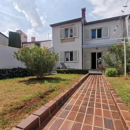 Hana House Feriehus *